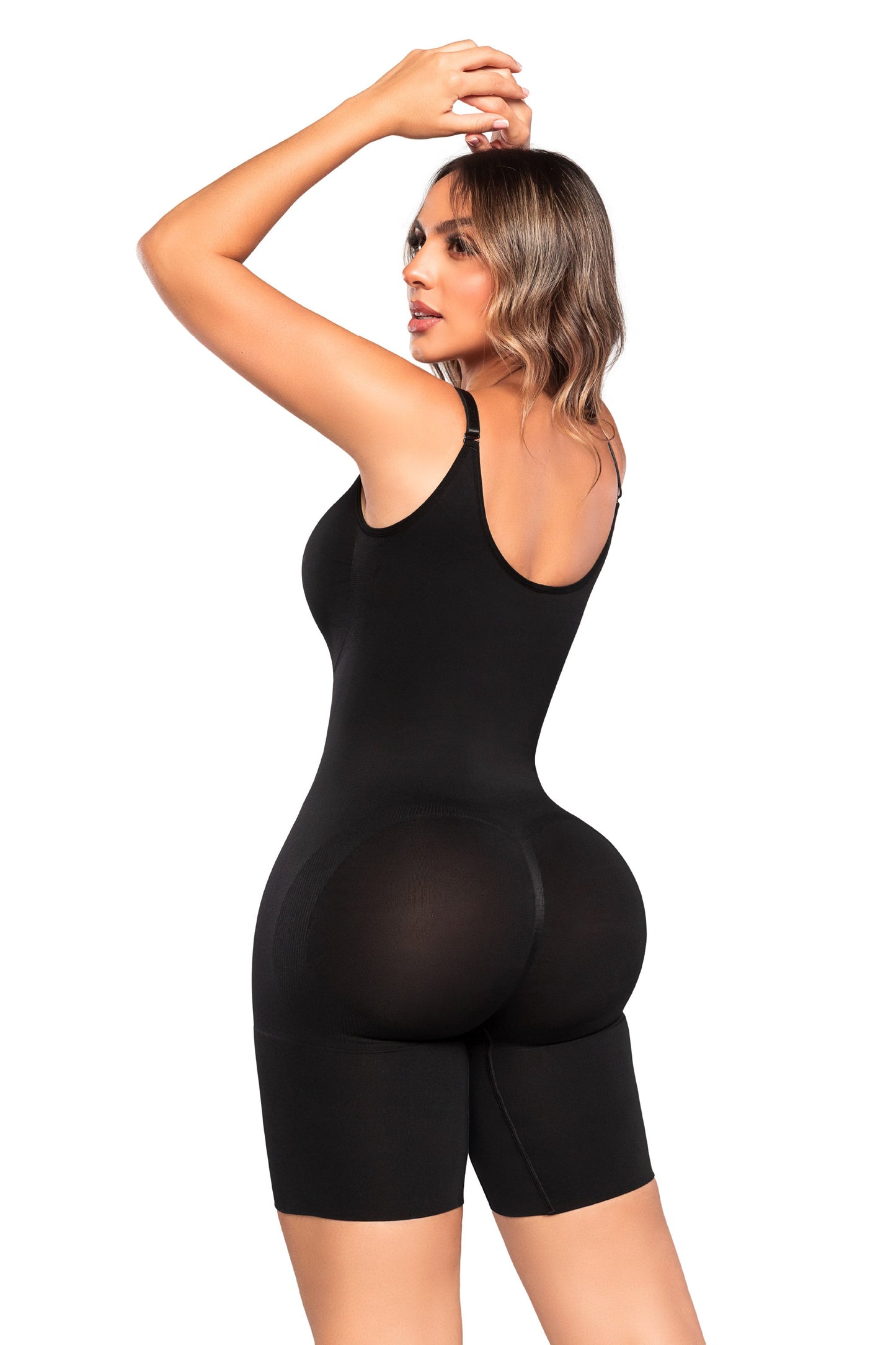 '- Body faja invisible espalda alta con compresión media
- Efecto lifting natural en zona posterior con espalda cubierta
- Body moldeador con tirantes cruzados o rectos